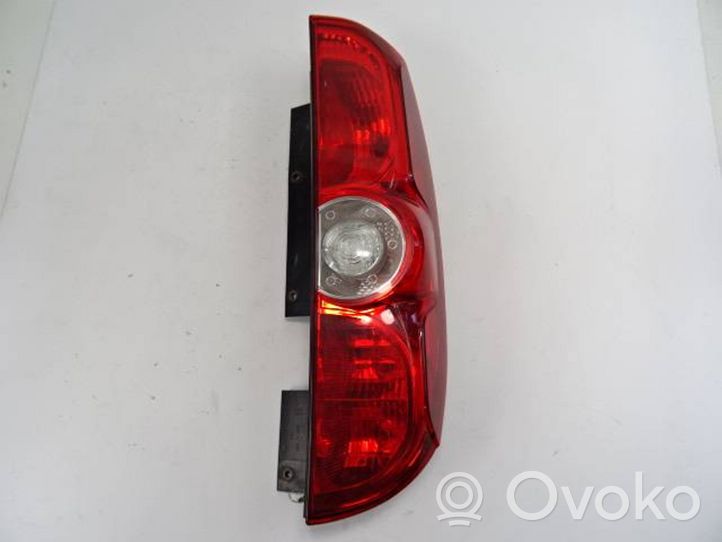 Opel Combo D Feux arrière / postérieurs 00519248430