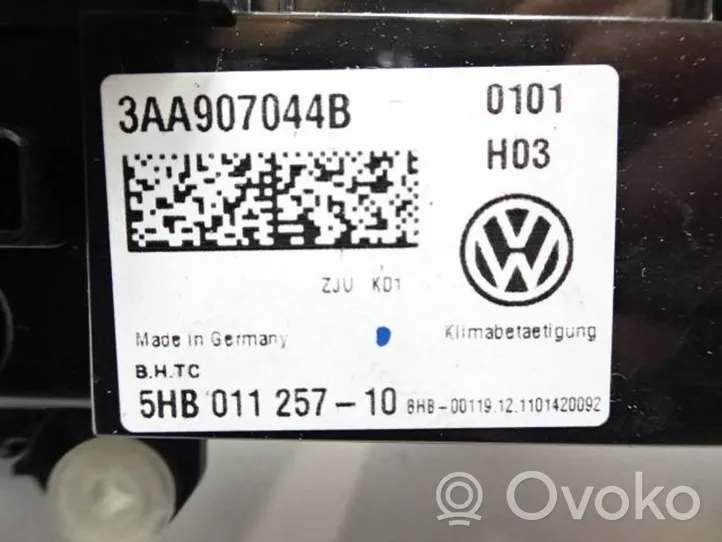 Volkswagen PASSAT B7 Ilmastoinnin ohjainlaite 3AA907044B