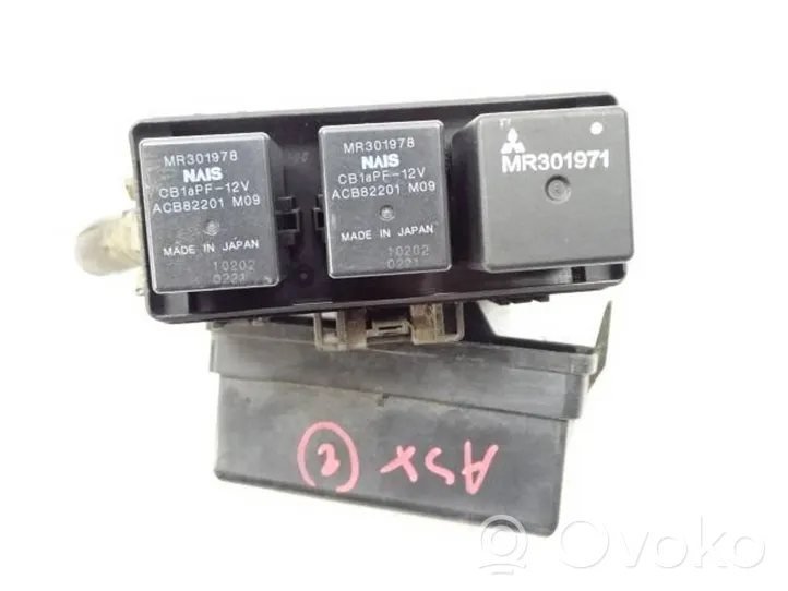 Mitsubishi ASX Boîte à fusibles relais 