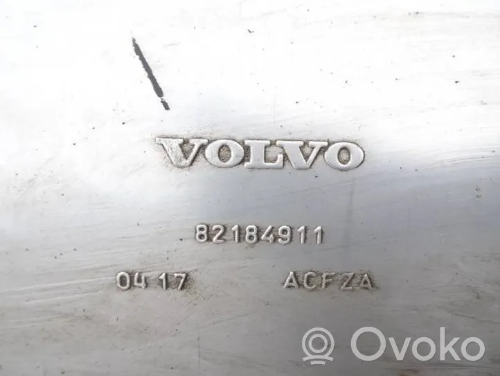 Volvo V40 Ylempi etutukivarren kiinnitys 82184911