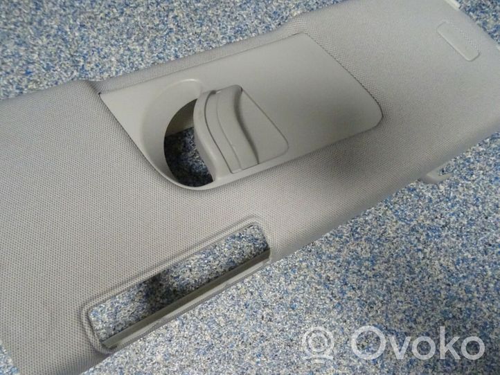 Audi Q8 B-pilarin verhoilu (yläosa) 