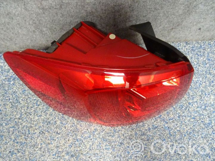 Volkswagen Jetta VI Rear/tail lights 5C6945095