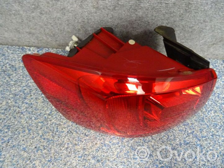 Volkswagen Jetta VI Rear/tail lights 5C6945095