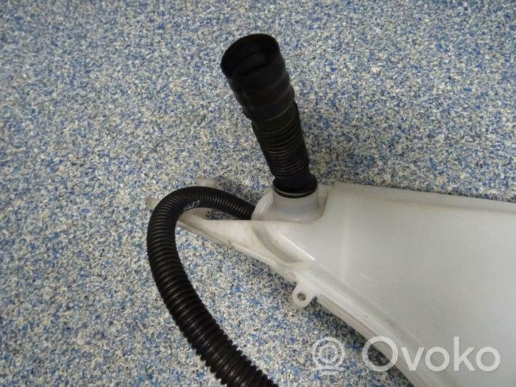 BMW 4 F32 F33 Réservoir de liquide lave-glace 7241679