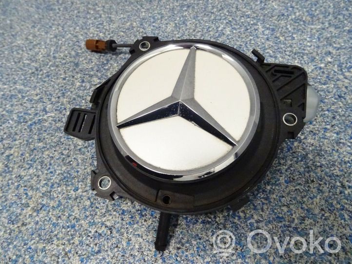 Mercedes-Benz GLC X253 C253 Poignée de coffre avec le caméra de recul 0997500500