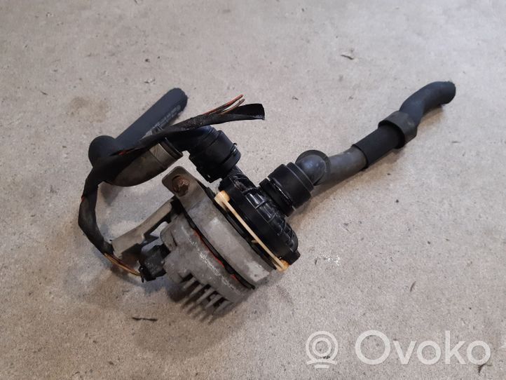 Mercedes-Benz C AMG W205 Pompe à eau de liquide de refroidissement A0005002400