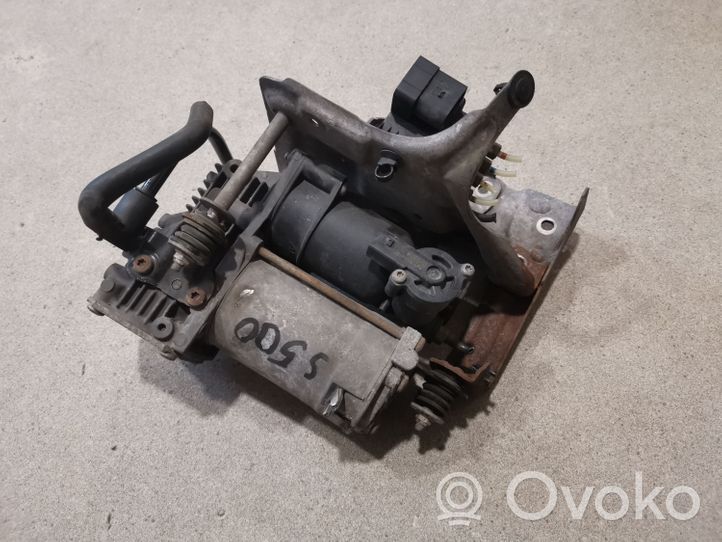 Mercedes-Benz S C217 Ilmajousituksen kompressoripumppu A0993200104