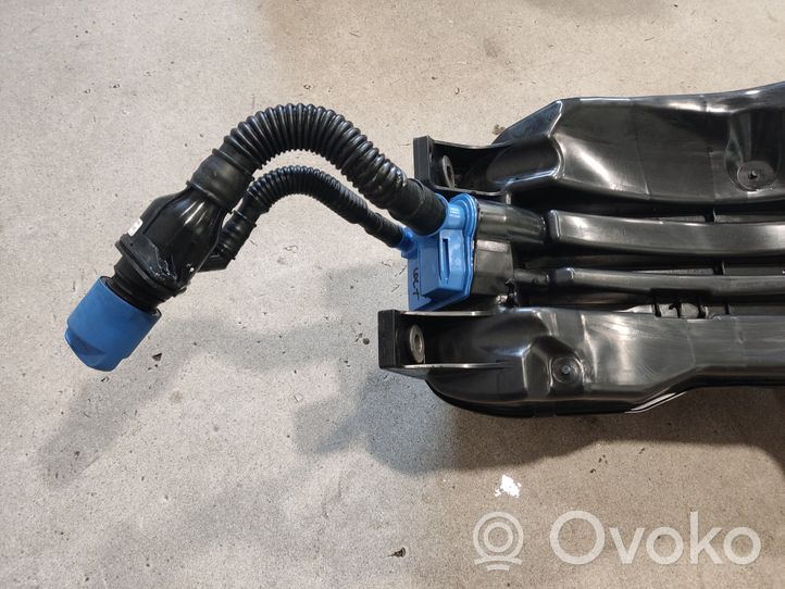 Audi Q7 4M Serbatoio vaschetta liquido AdBlue 4M0131878