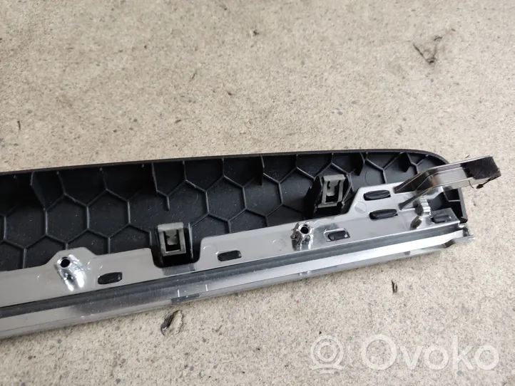 Volvo S90, V90 Barra di rivestimento della portiera anteriore 31393178