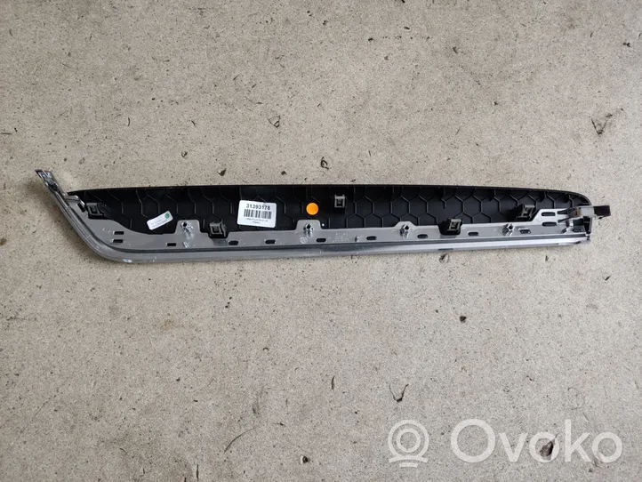 Volvo S90, V90 Barra di rivestimento della portiera anteriore 31393178