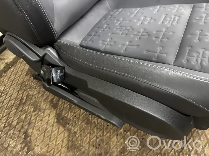 Opel Meriva B Fotel przedni pasażera 