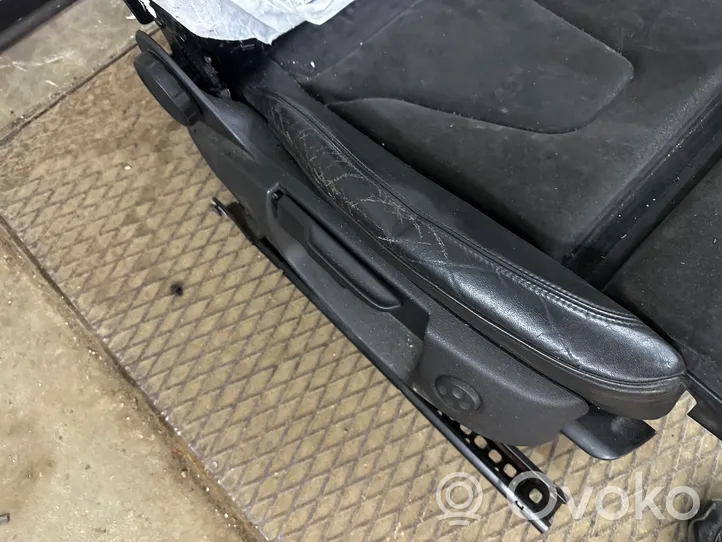 Audi A4 S4 B8 8K Priekinė keleivio sėdynė 