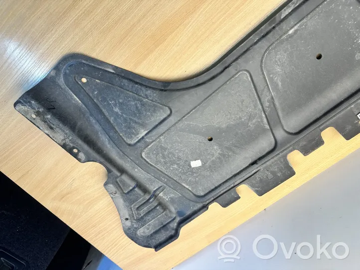 Volkswagen Golf VII Protezione anti spruzzi/sottoscocca del motore 5Q0825235C