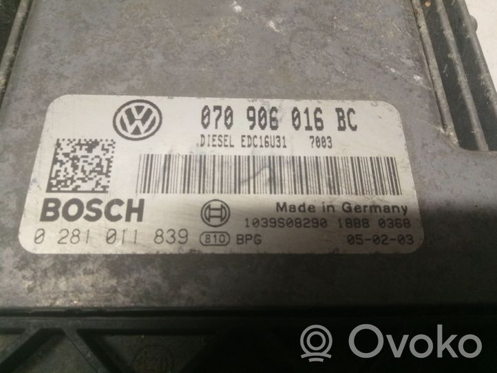 Volkswagen Touareg I Komputer / Sterownik ECU silnika 0281011839