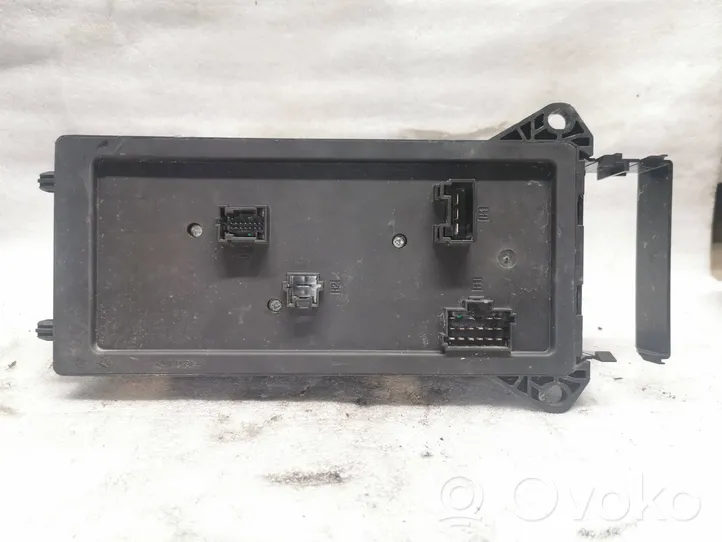 Mercedes-Benz B W246 W242 Sulakemoduuli 9065450101