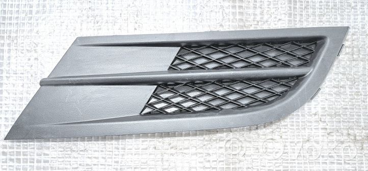 Volkswagen Jetta VI Front bumper lower grill 5C6853666G