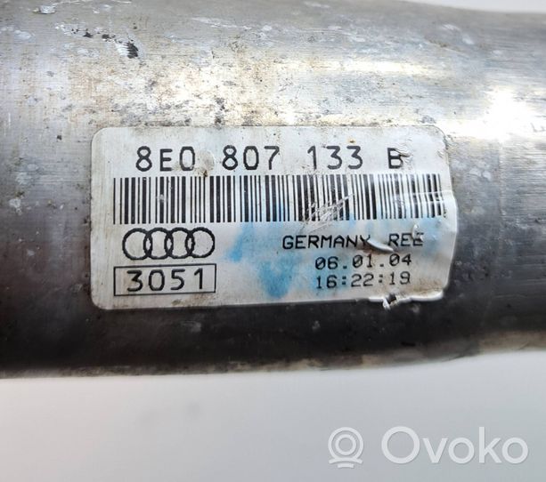 Audi A4 S4 B6 8E 8H Etupuskurin törmäysvoiman vaimennin 8E0807133B