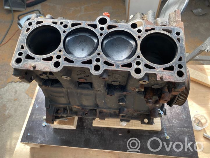 Audi A4 S4 B7 8E 8H Blocco motore Bpg