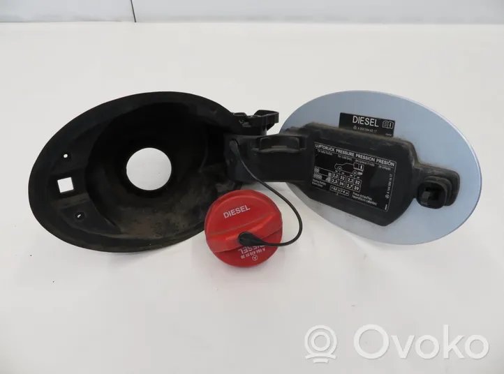 Mercedes-Benz ML W164 Bouchon, volet de trappe de réservoir à carburant A1646300767