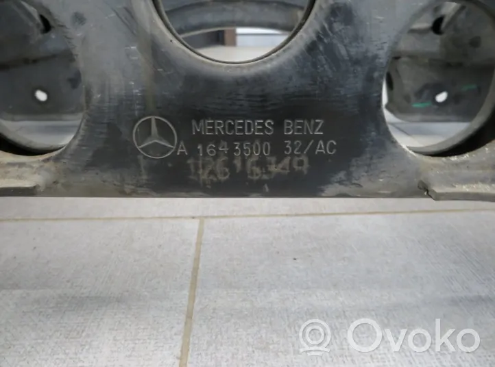 Mercedes-Benz ML W164 Poutre d'essieu arrière A1643500132