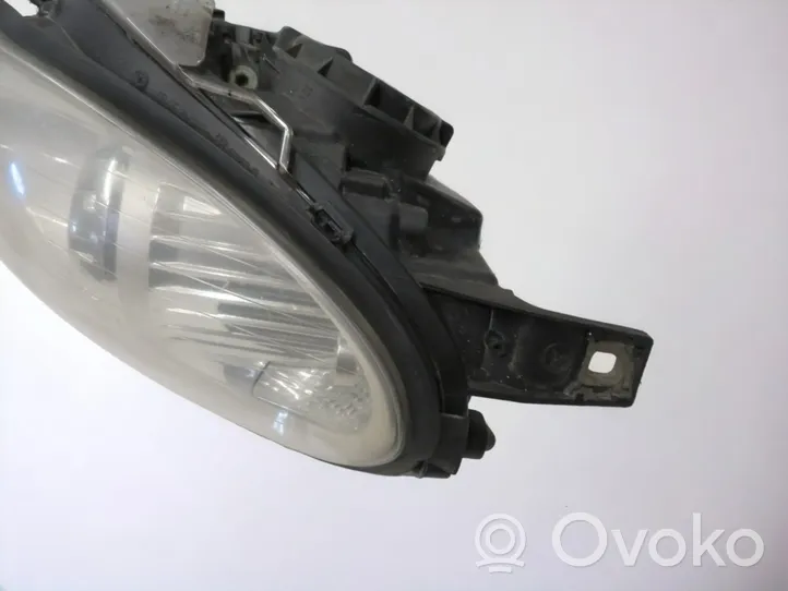 Mercedes-Benz R W251 Lampa przednia A2518201361