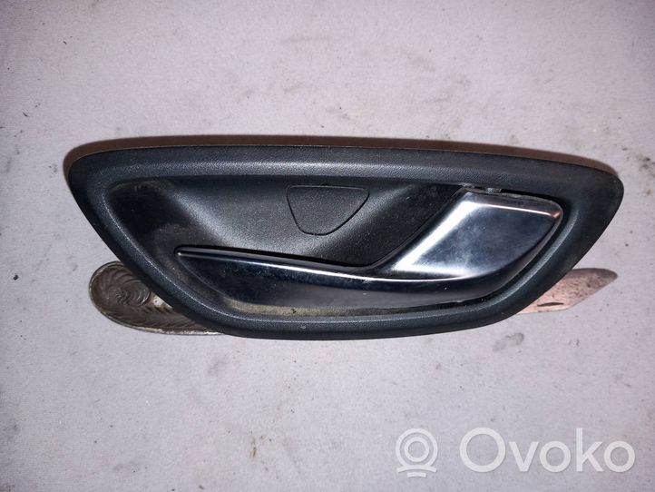 Renault Megane IV Poignée inférieure de porte avant 826725403R