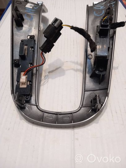 Chevrolet Cruze Gear shifter surround trim plastic 94565220