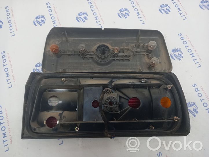 BMW 3 E30 Lampa tylna 1386089