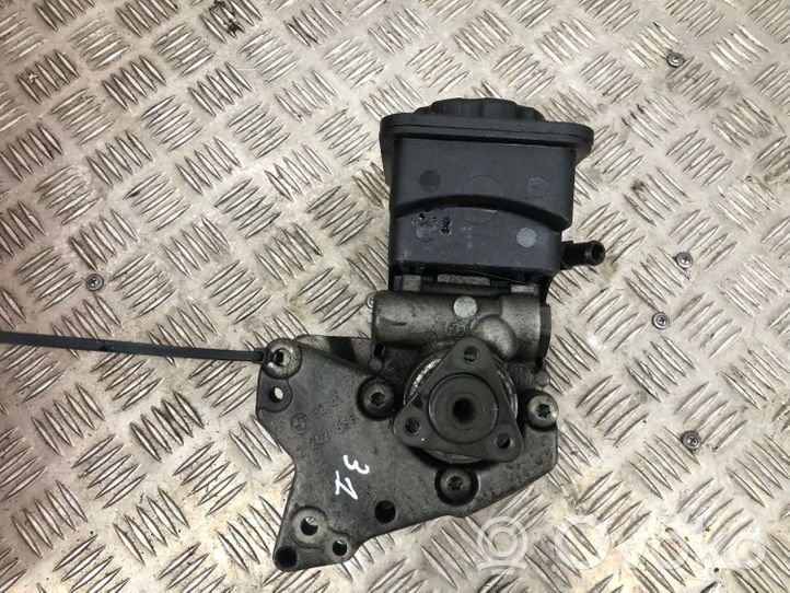 BMW X5 E53 Pompe de direction assistée 2247556