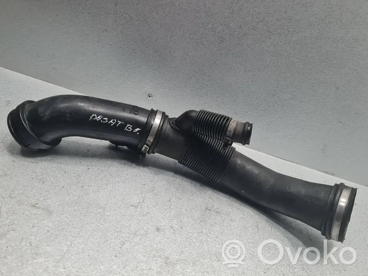 Volkswagen PASSAT B5.5 Air intake hose/pipe 06B133354