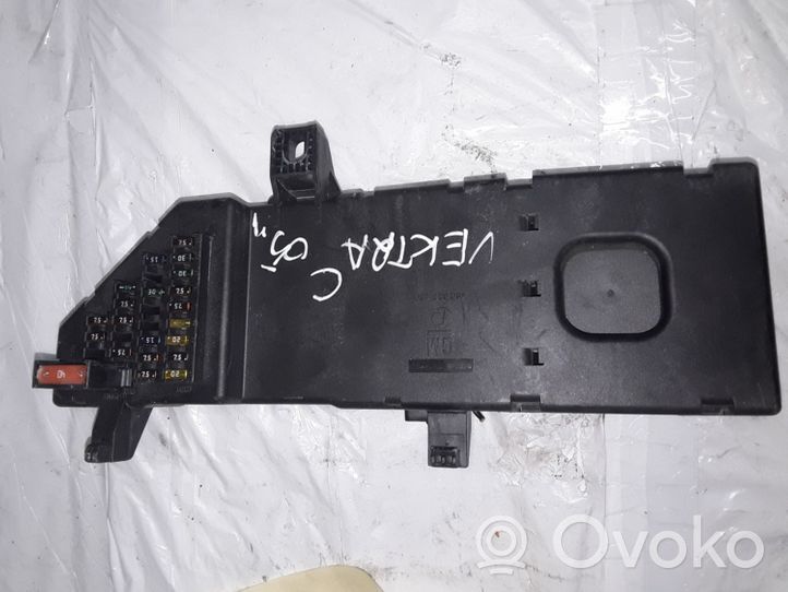 Opel Signum Fuse module 24400590