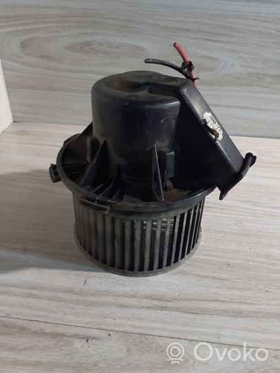 Volkswagen Crafter Pečiuko ventiliatorius/ putikas 