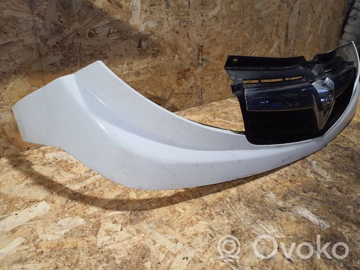 Opel Vivaro Grille calandre supérieure de pare-chocs avant 623100249R