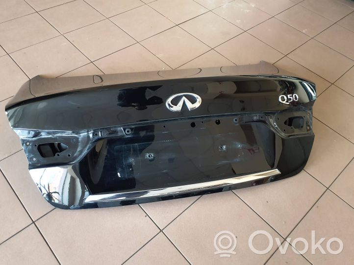 Infiniti Q50 Couvercle de coffre 