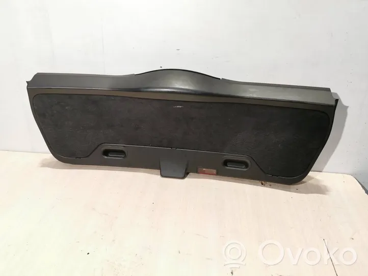 BMW 3 E46 Tailgate trim 8233367