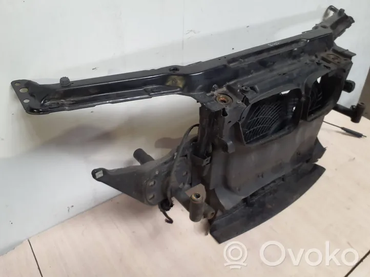 BMW 3 E46 Support de radiateur sur cadre face avant 51718211467