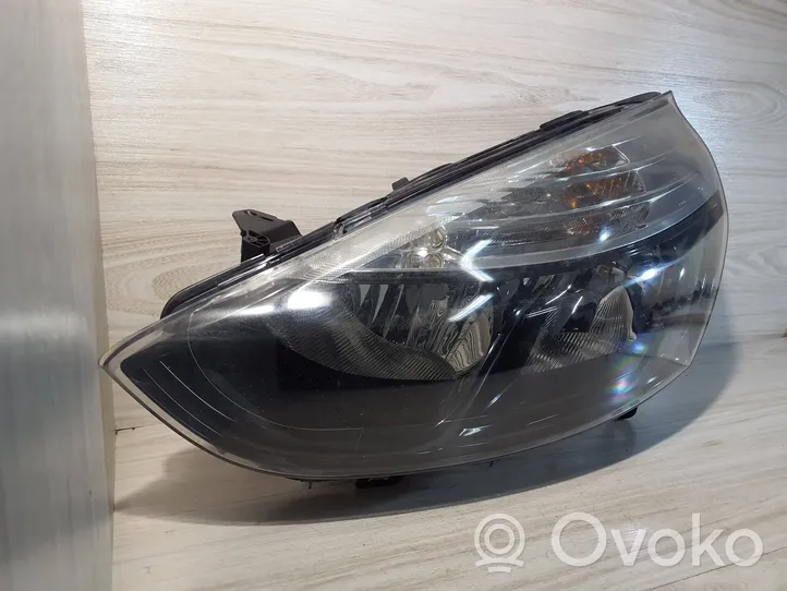 Renault Clio IV Lampa przednia 260601475R