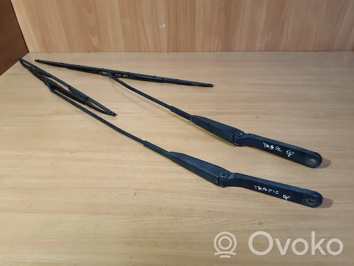 Renault Trafic II (X83) Front wiper blade arm 8200696499