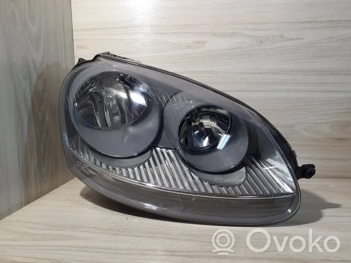 Volkswagen Golf V Lampa przednia 