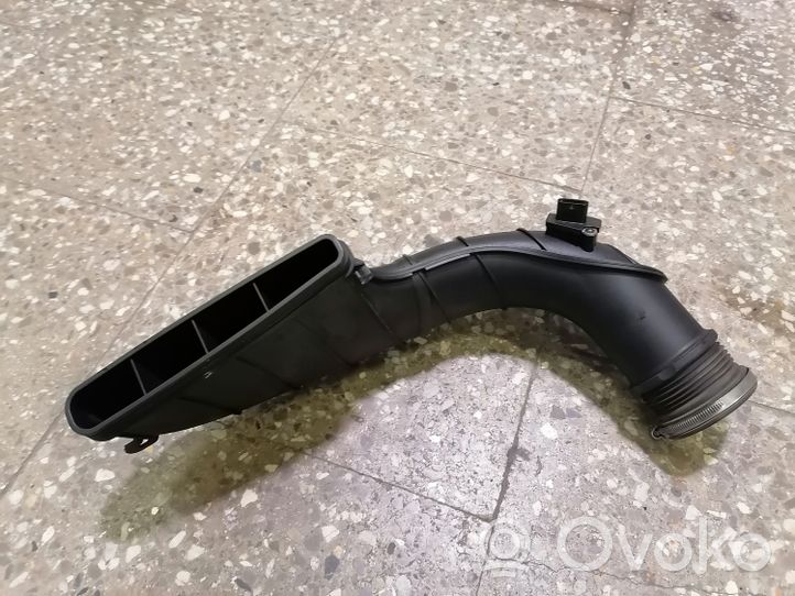 BMW X5 E70 Parte del condotto di aspirazione dell'aria 13717812264