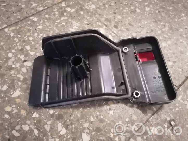 Volvo S90, V90 Tapa/cubierta para la caja de la batería 31651455