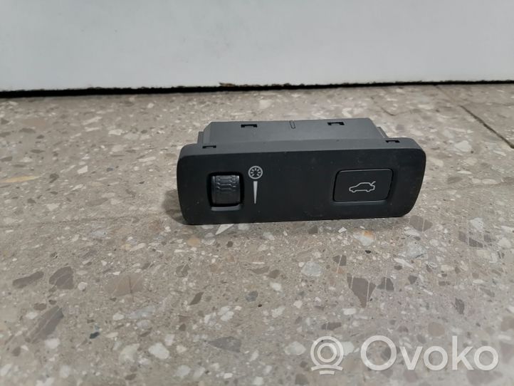 Volvo XC60 Tailgate opening switch P31376510