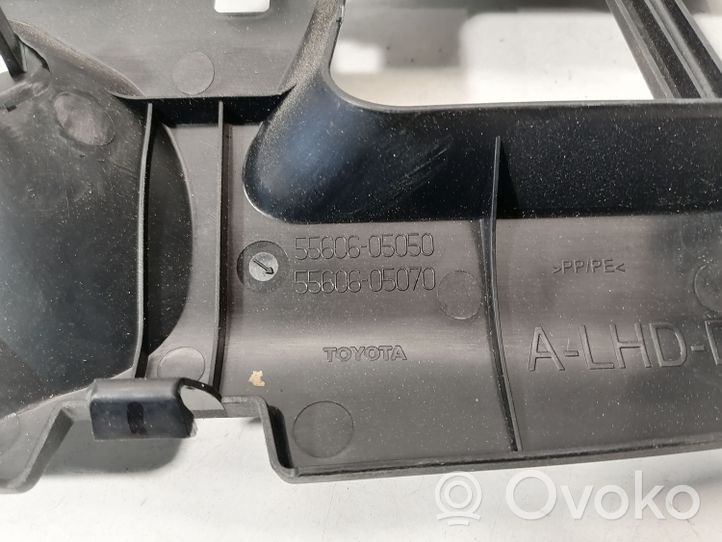 Toyota Avensis T270 Autres pièces du tableau de bord 5560605050