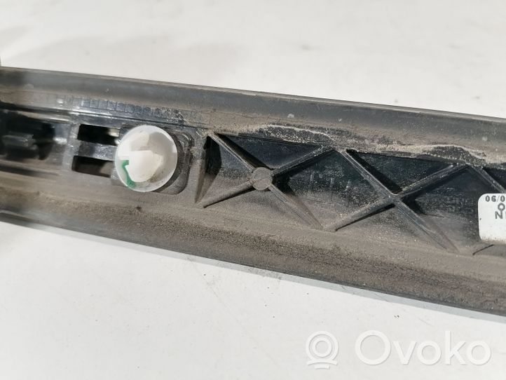 BMW 7 G11 G12 Moulure de porte avant 51137364351