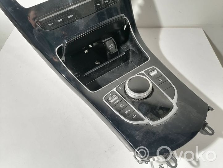 Mercedes-Benz C W205 Verkleidung Radio / Navigation A2056804510