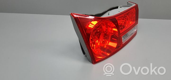 Honda Accord Lampy tylnej klapy bagażnika P8129L