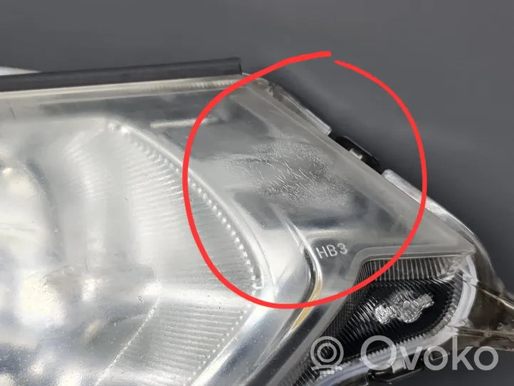 Honda Accord Lampa przednia P7530