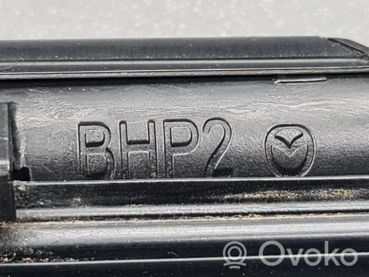 Mazda 3 III Priekinių durų stiklo apdaila BHP2
