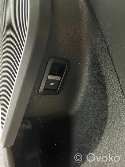 Audi Q5 SQ5 Front door card panel trim 80A8997HB