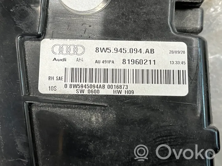 Audi A4 S4 B9 Takaluukun takavalot 8W5945094AB